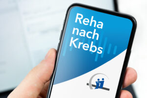 Podcast "Reha nach Krebs" auf einem Handy-Display