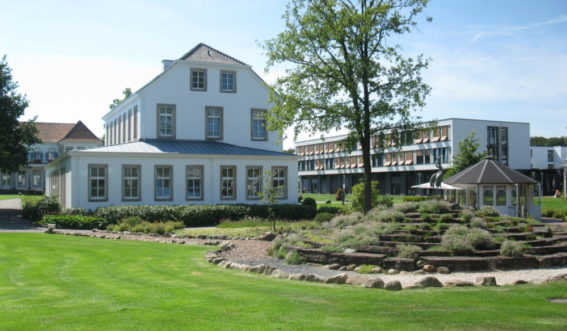 Klinikgebäude Bad Bentheim mit Pavillon