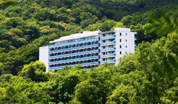 Gebäudeansicht der Klinik Nahetal in Bad Kreuznach