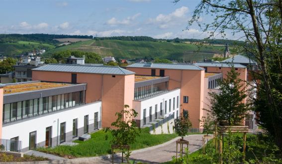 Gebäudeansicht der Klinik Niederrhein in Bad Neuenahr